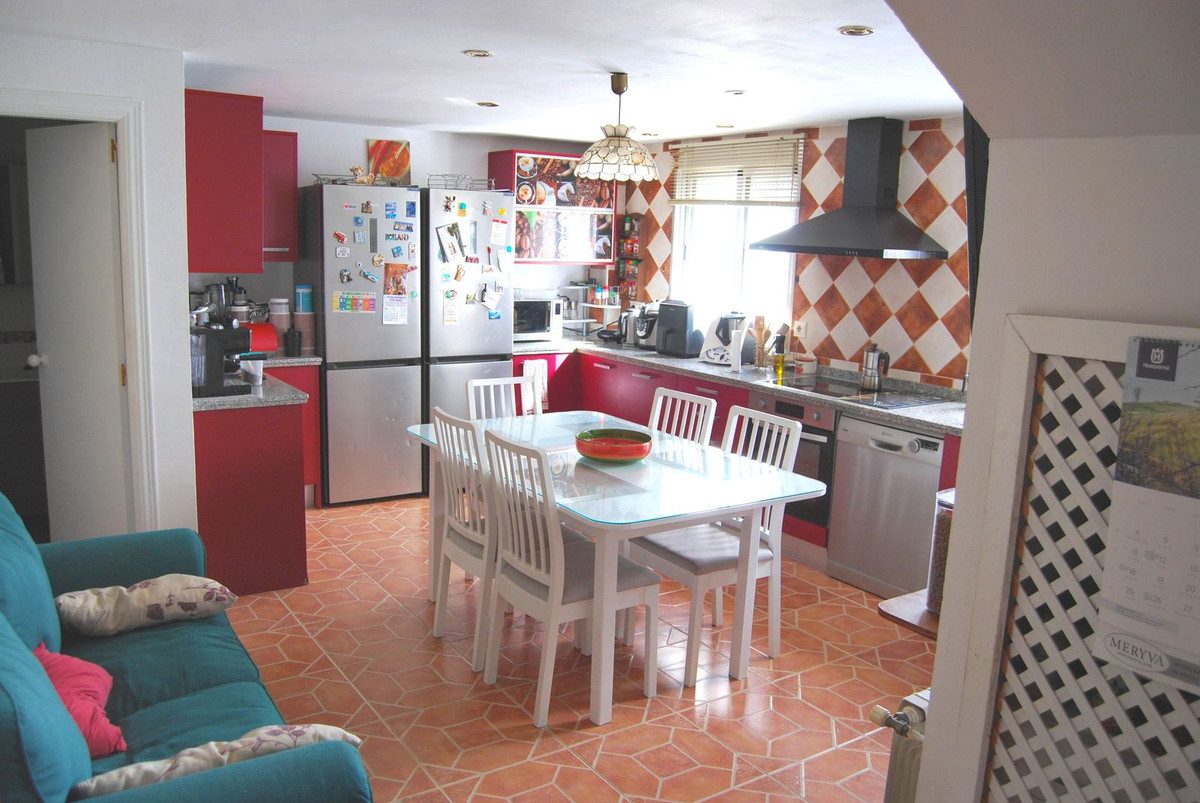 Penthouse Duplex in Estepona, Costa del Sol – 3 beds – 530000 € - photo 3 of 18