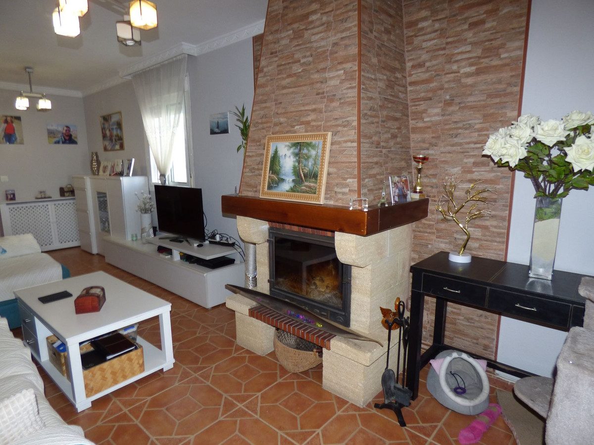 Penthouse Duplex in Estepona, Costa del Sol – 3 beds – 530000 € - photo 5 of 18