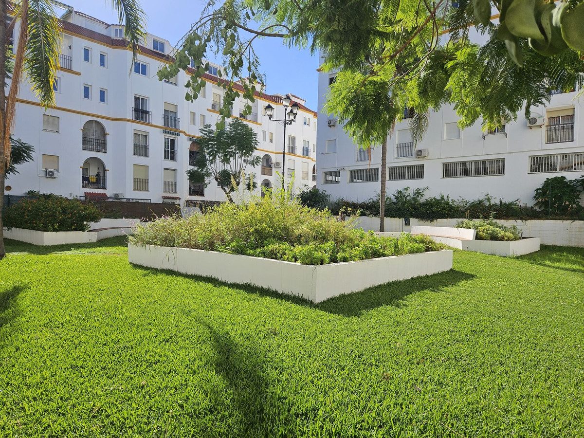 Penthouse Duplex in Estepona, Costa del Sol – 3 beds – 530000 € - photo 8 of 18