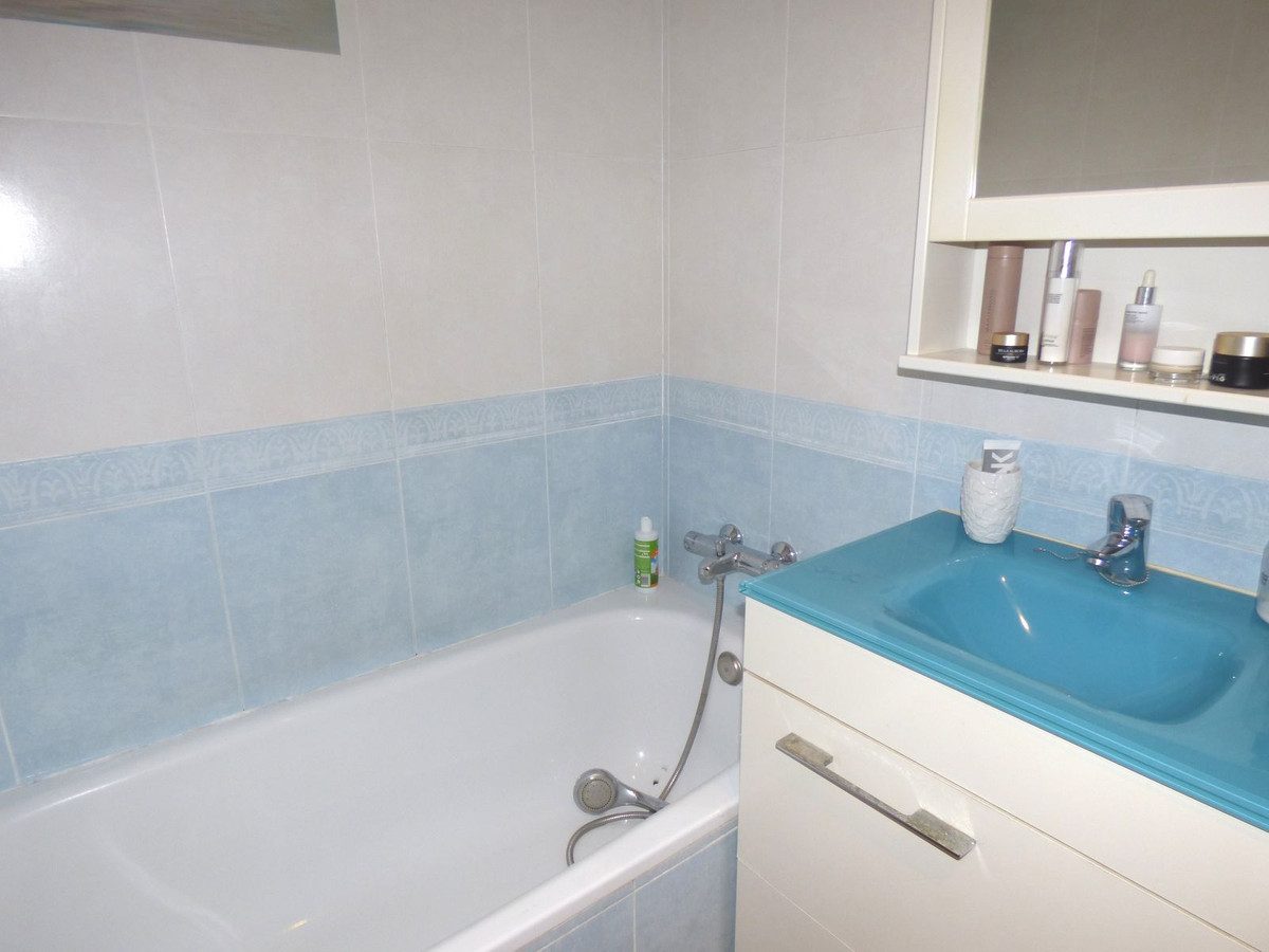 Penthouse Duplex in Estepona, Costa del Sol – 3 beds – 530000 € - photo 12 of 18