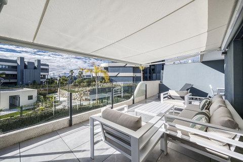 Middle Floor Apartment in Estepona, Costa del Sol – 2 beds – 450000 € - photo 4 of 37