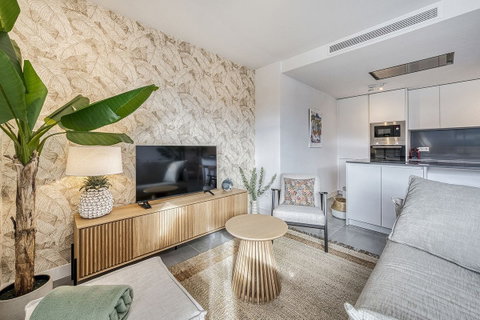 Middle Floor Apartment in Estepona, Costa del Sol – 2 beds – 450000 € - photo 11 of 37