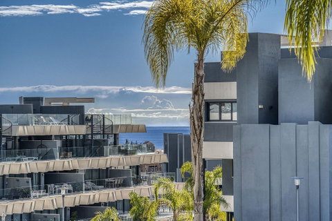 Middle Floor Apartment in Estepona, Costa del Sol – 2 beds – 450000 € - photo 22 of 37