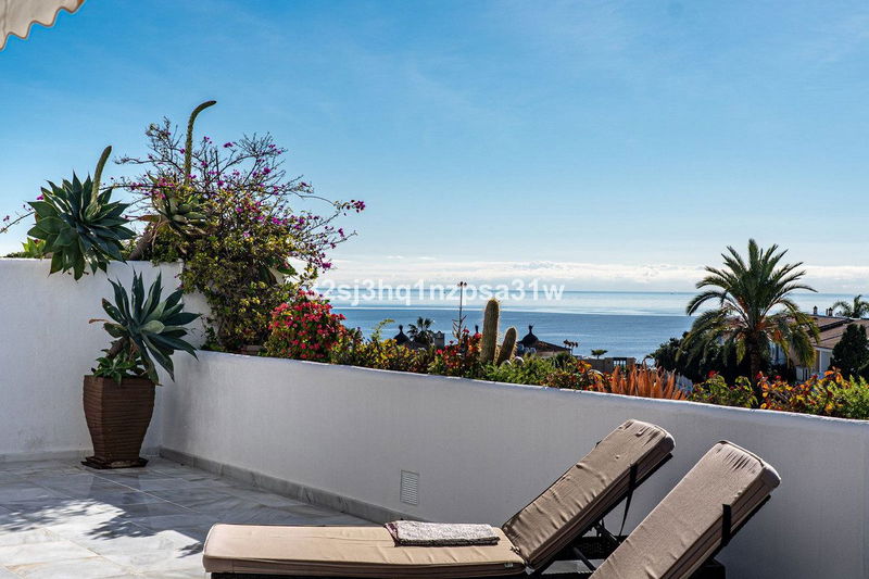 Middle Floor Apartment in Marbella, Costa del Sol – 4 beds – 1995000 €