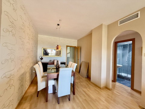 Middle Floor Apartment in Benalmadena, Costa del Sol – 2 beds – 320000 € - photo 6 of 19