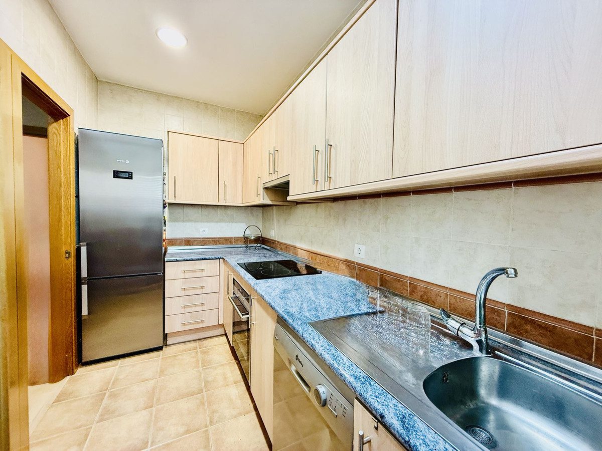Middle Floor Apartment in Benalmadena, Costa del Sol – 2 beds – 320000 € - photo 17 of 19
