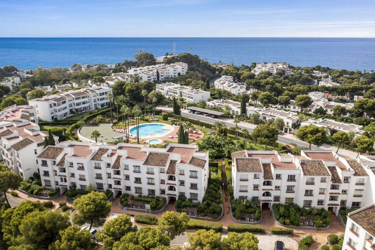 Ground Floor Apartment in Mijas, Costa del Sol – 2 beds – 375000 € - photo 3 of 38