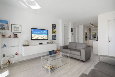 Ground Floor Apartment in Mijas, Costa del Sol – 2 beds – 375000 € - photo 8 of 38