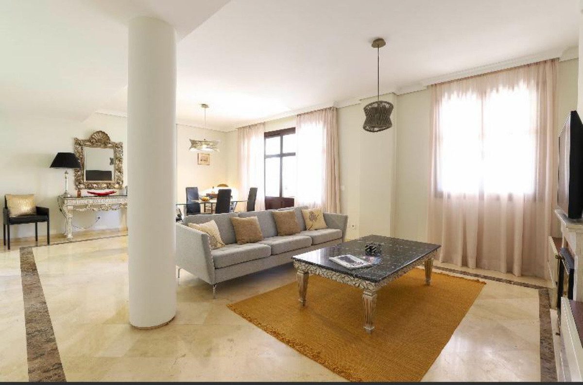 Ground Floor Apartment in Marbella, Costa del Sol – 2 beds – 645000 € - photo 2 of 34