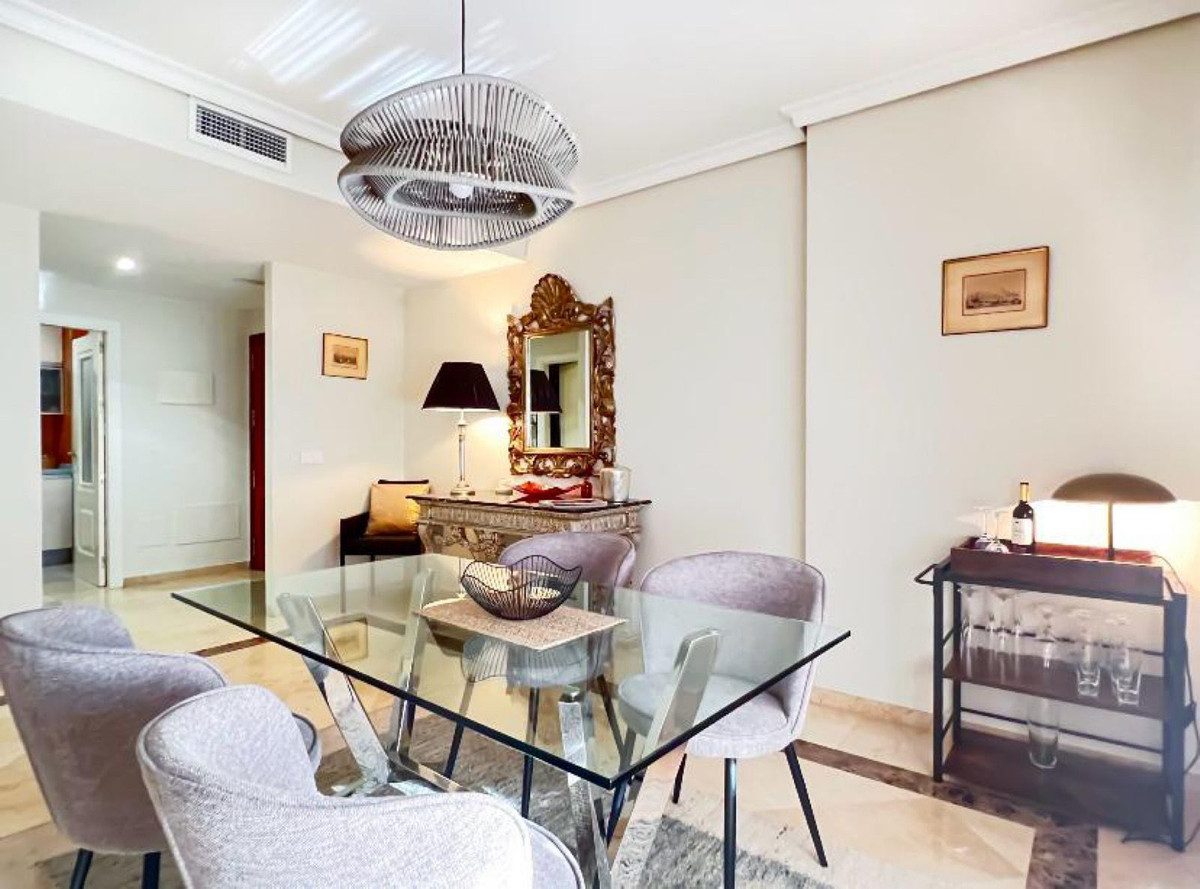 Ground Floor Apartment in Marbella, Costa del Sol – 2 beds – 645000 € - photo 6 of 34