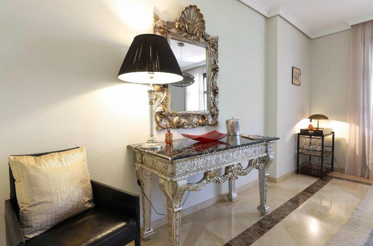 Ground Floor Apartment in Marbella, Costa del Sol – 2 beds – 645000 € - photo 7 of 34