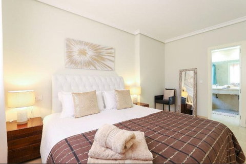 Ground Floor Apartment in Marbella, Costa del Sol – 2 beds – 645000 € - photo 15 of 34