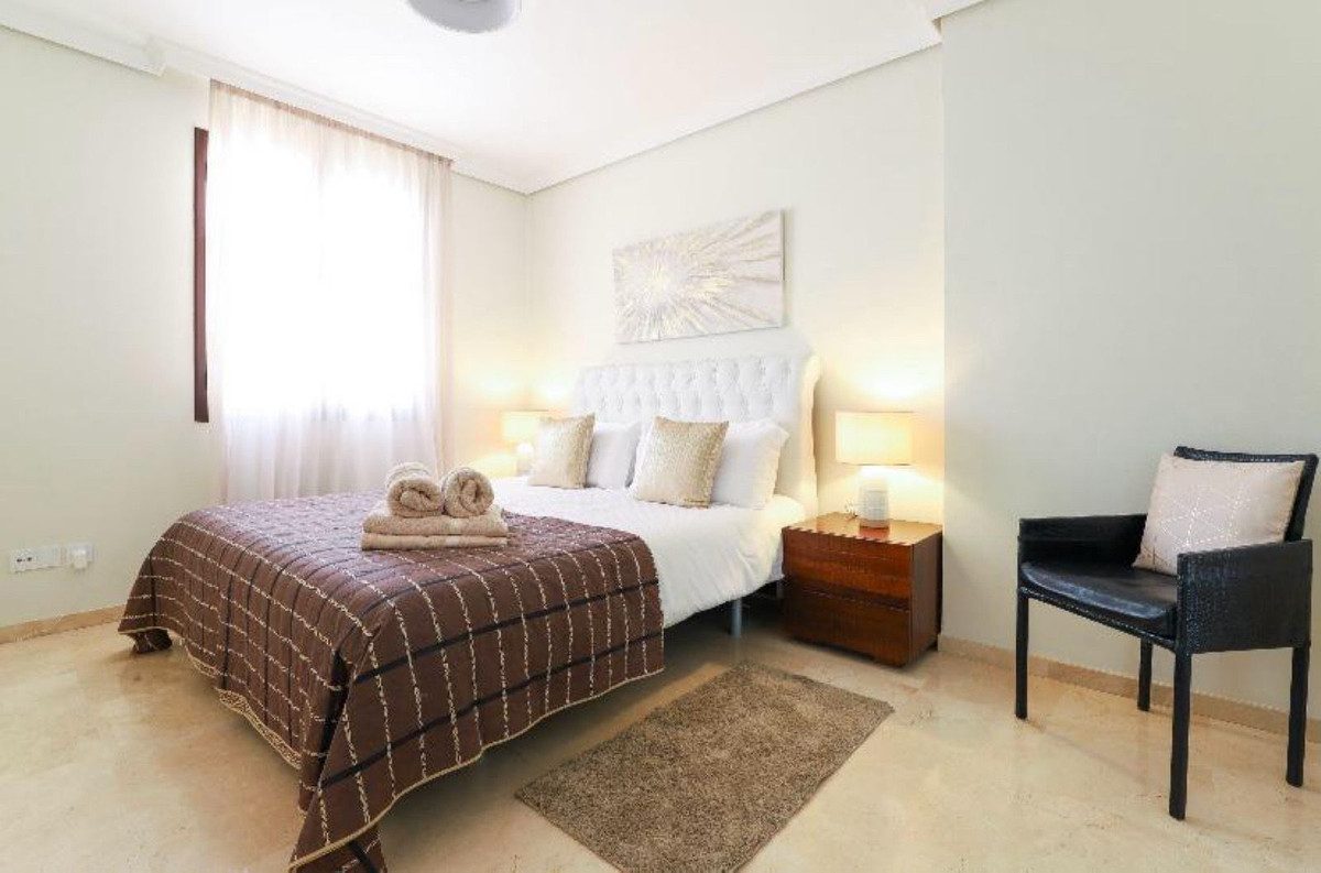 Ground Floor Apartment in Marbella, Costa del Sol – 2 beds – 645000 € - photo 18 of 34