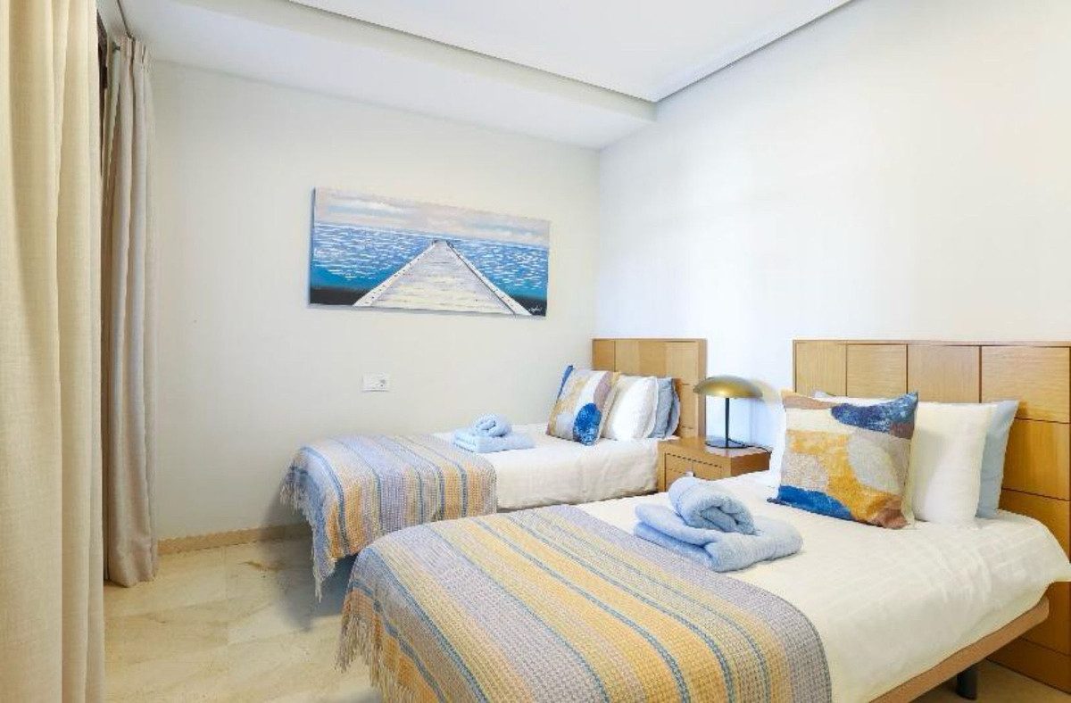 Ground Floor Apartment in Marbella, Costa del Sol – 2 beds – 645000 € - photo 20 of 34