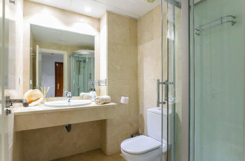 Ground Floor Apartment in Marbella, Costa del Sol – 2 beds – 645000 € - photo 22 of 34