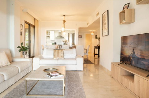 Ground Floor Apartment in Benahavís, Costa del Sol – 3 beds – 630000 € - photo 2 of 38