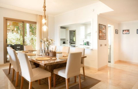 Ground Floor Apartment in Benahavís, Costa del Sol – 3 beds – 630000 € - photo 5 of 38