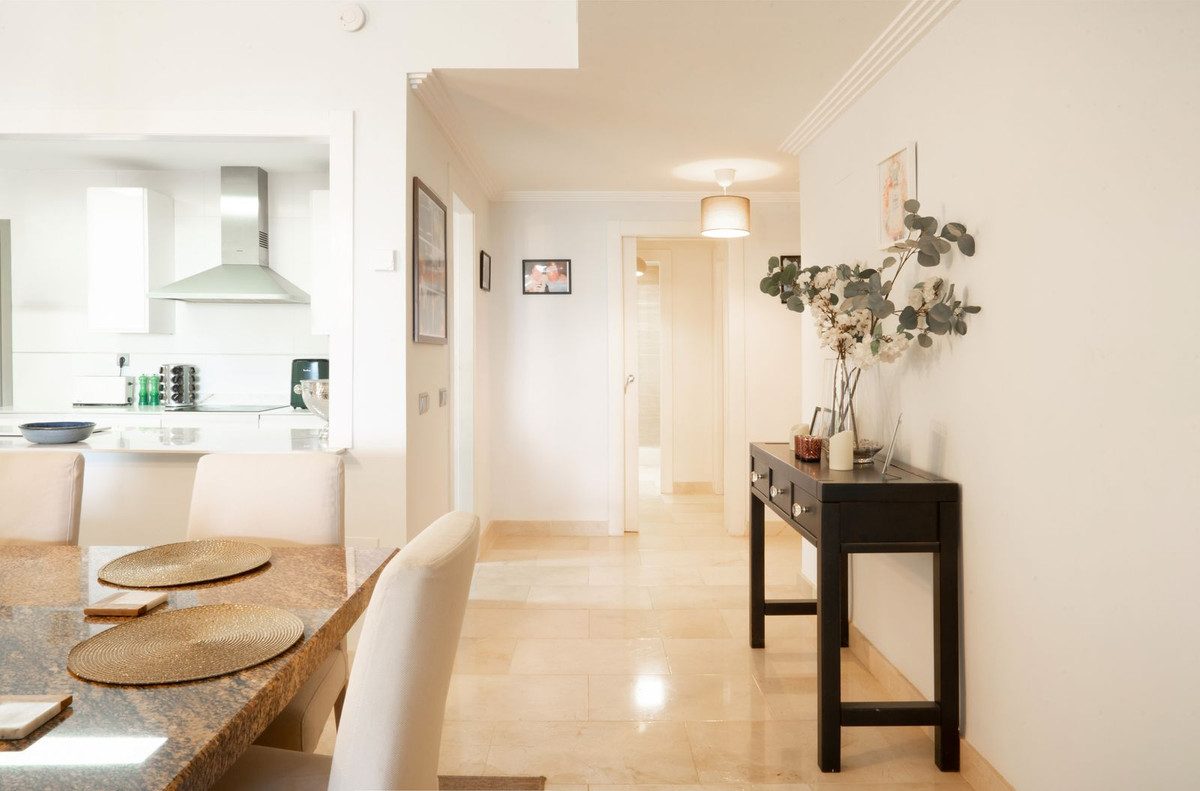 Ground Floor Apartment in Benahavís, Costa del Sol – 3 beds – 630000 € - photo 12 of 38