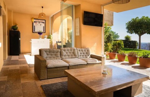 Ground Floor Apartment in Benahavís, Costa del Sol – 3 beds – 630000 € - photo 20 of 38