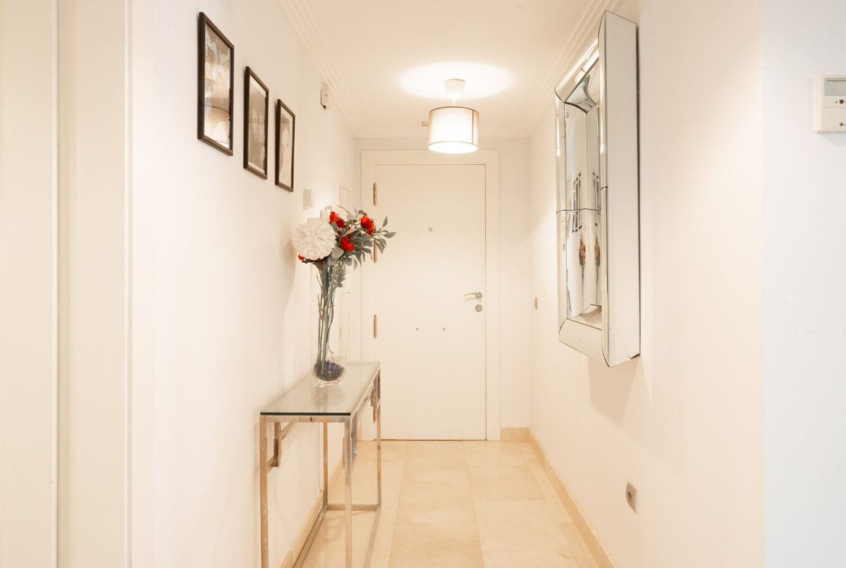 Ground Floor Apartment in Benahavís, Costa del Sol – 3 beds – 630000 € - photo 28 of 38