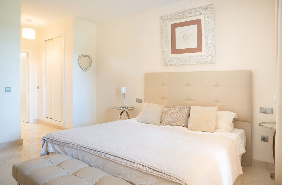 Ground Floor Apartment in Benahavís, Costa del Sol – 3 beds – 630000 € - photo 31 of 38