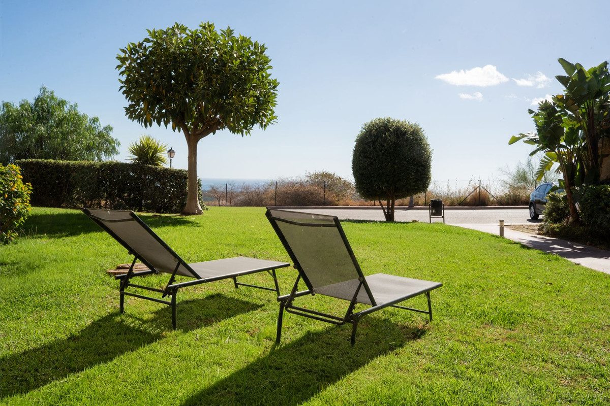 Ground Floor Apartment in Benahavís, Costa del Sol – 3 beds – 630000 € - photo 33 of 38