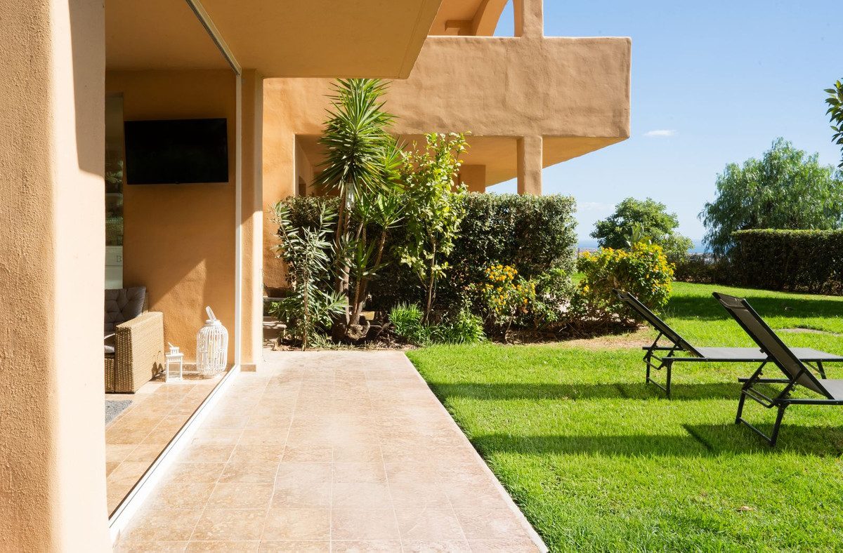 Ground Floor Apartment in Benahavís, Costa del Sol – 3 beds – 630000 € - photo 34 of 38