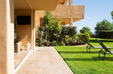 Ground Floor Apartment in Benahavís, Costa del Sol – 3 beds – 630000 € - photo 34 of 38