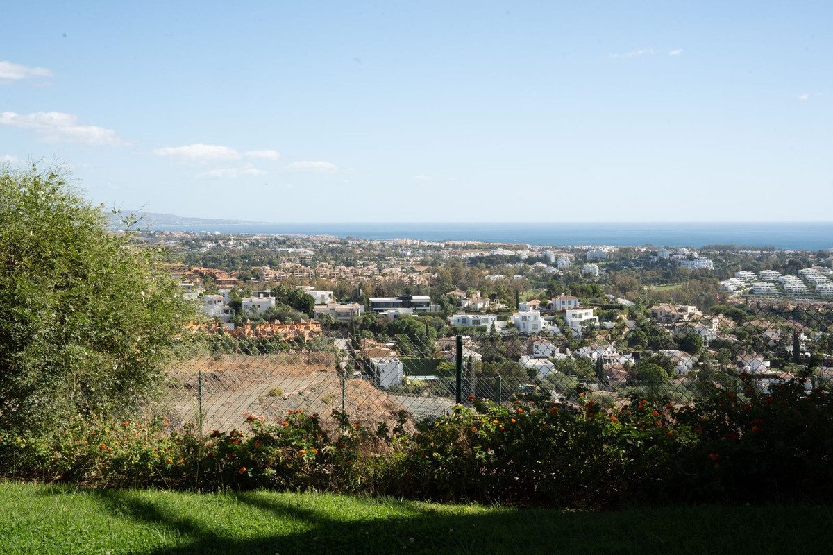 Ground Floor Apartment in Benahavís, Costa del Sol – 3 beds – 630000 € - photo 36 of 38