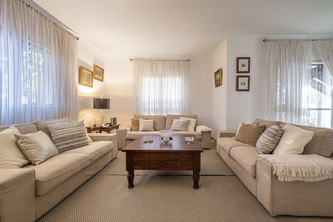 Detached Villa in Marbella, Costa del Sol – 4 beds – 1150000 € - photo 7 of 43