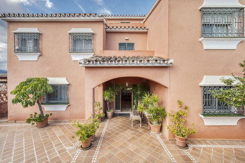 Detached Villa in Marbella, Costa del Sol – 4 beds – 1150000 € - photo 15 of 43