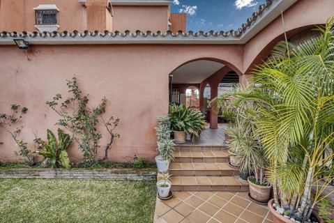 Detached Villa in Marbella, Costa del Sol – 4 beds – 1150000 € - photo 18 of 43