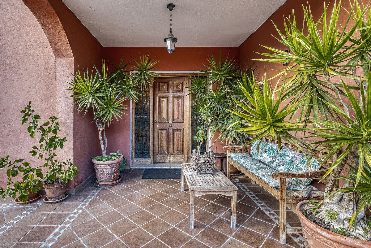 Detached Villa in Marbella, Costa del Sol – 4 beds – 1150000 € - photo 19 of 43