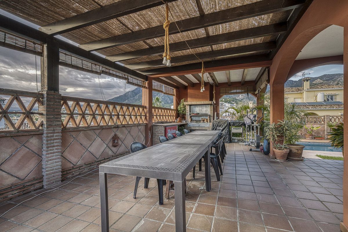 Detached Villa in Marbella, Costa del Sol – 4 beds – 1150000 € - photo 20 of 43