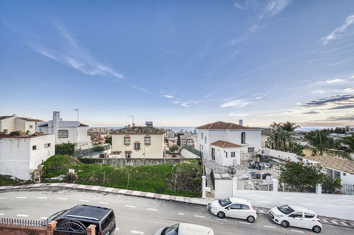 Detached Villa in Marbella, Costa del Sol – 4 beds – 1150000 € - photo 39 of 43